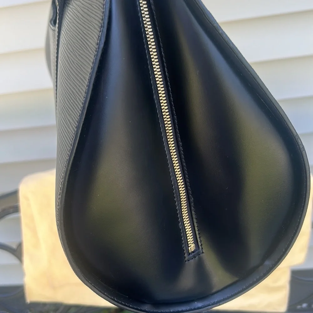 Louis Vuitton GM Solferino epi bag🎉🎉Host Pick small bag not included - Picture 4 of 10